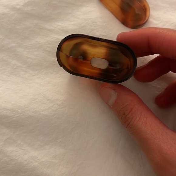 First generation tortoise shell airpod case - Picture 3 of 3